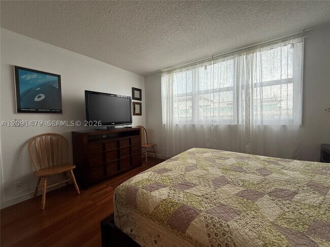 Building Photo - 9511 Collins Ave