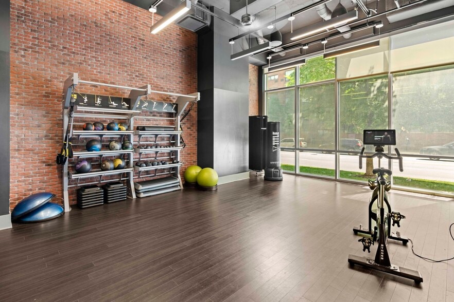 Building Photo - 114 W Polk St