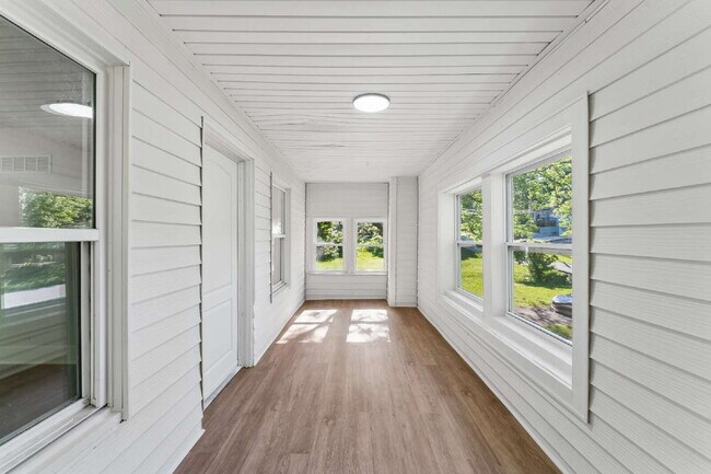 Building Photo - Charming 2-Bedroom Haven in Kansas City Northland!