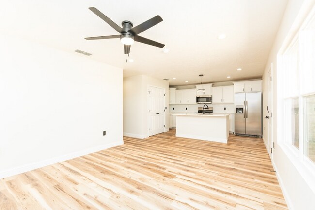 Building Photo - 116 Chisum