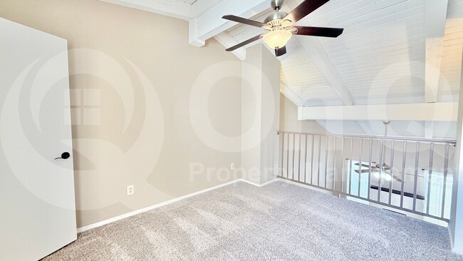 Building Photo - 5726 N 10th St