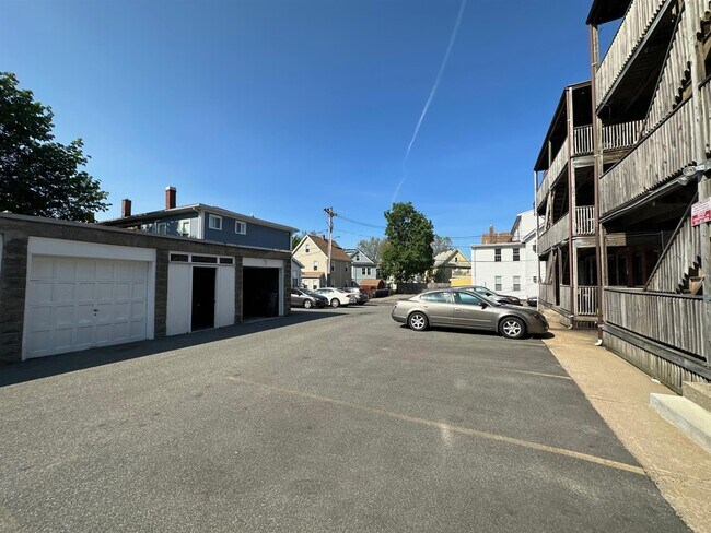 Building Photo - 41 Ivaloo St