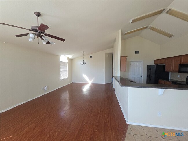 Building Photo - 2302 Griffin Dr