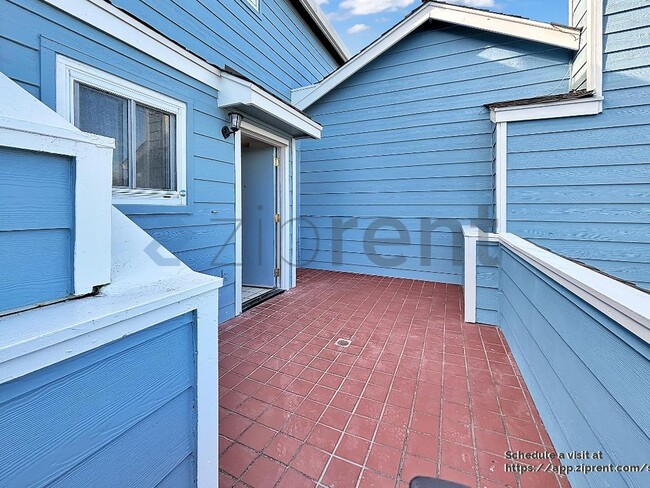 Building Photo - 320 Barbara Ln