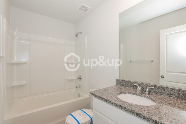 Building Photo - Fantastic 4bd/2.5ba home! Let yourself in!