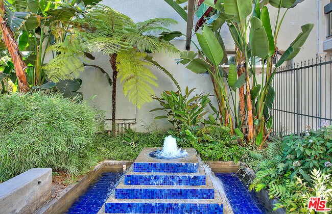 Building Photo - 4900 Overland Ave