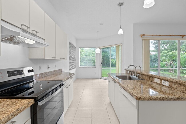 Building Photo - 2018 Reston Cir
