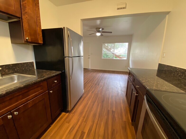 Building Photo - 1739 Sunset Cliffs Blvd