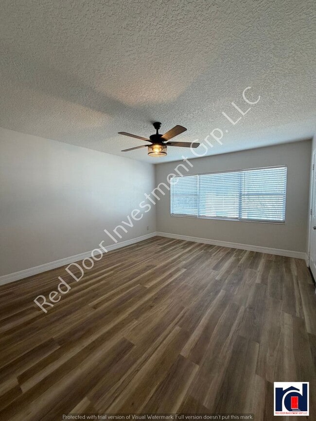Building Photo - **MOVE IN SPECIAL** Renovated Spacious 2/2~w/All-in One Washer/Dryer & New AC~Deland
