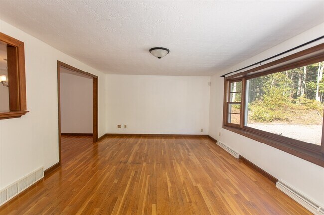 Building Photo - 211 Clark Rd