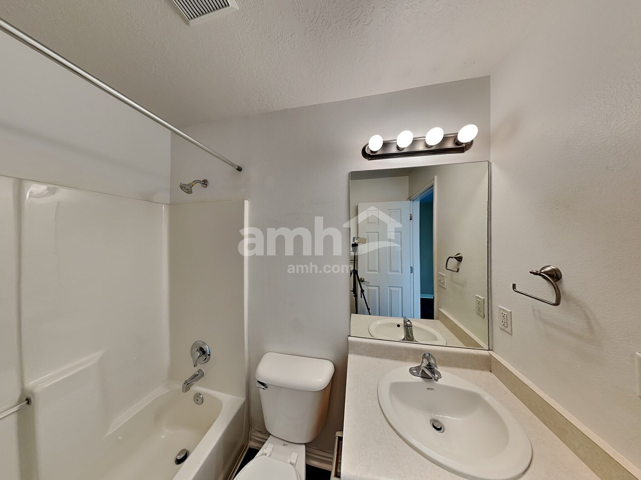 Building Photo - 117 E 1875 N