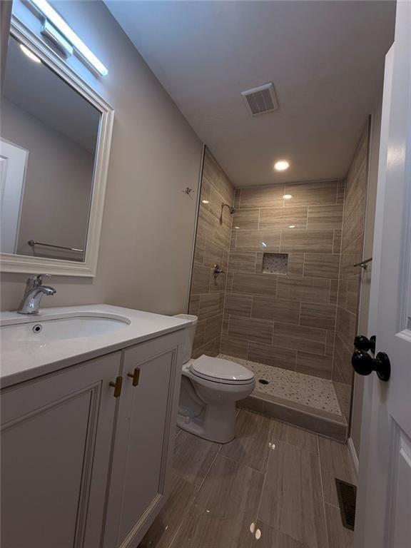 Building Photo - 1055 Pinecrest Dr