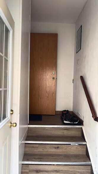 Building Photo - 423 W Doty St