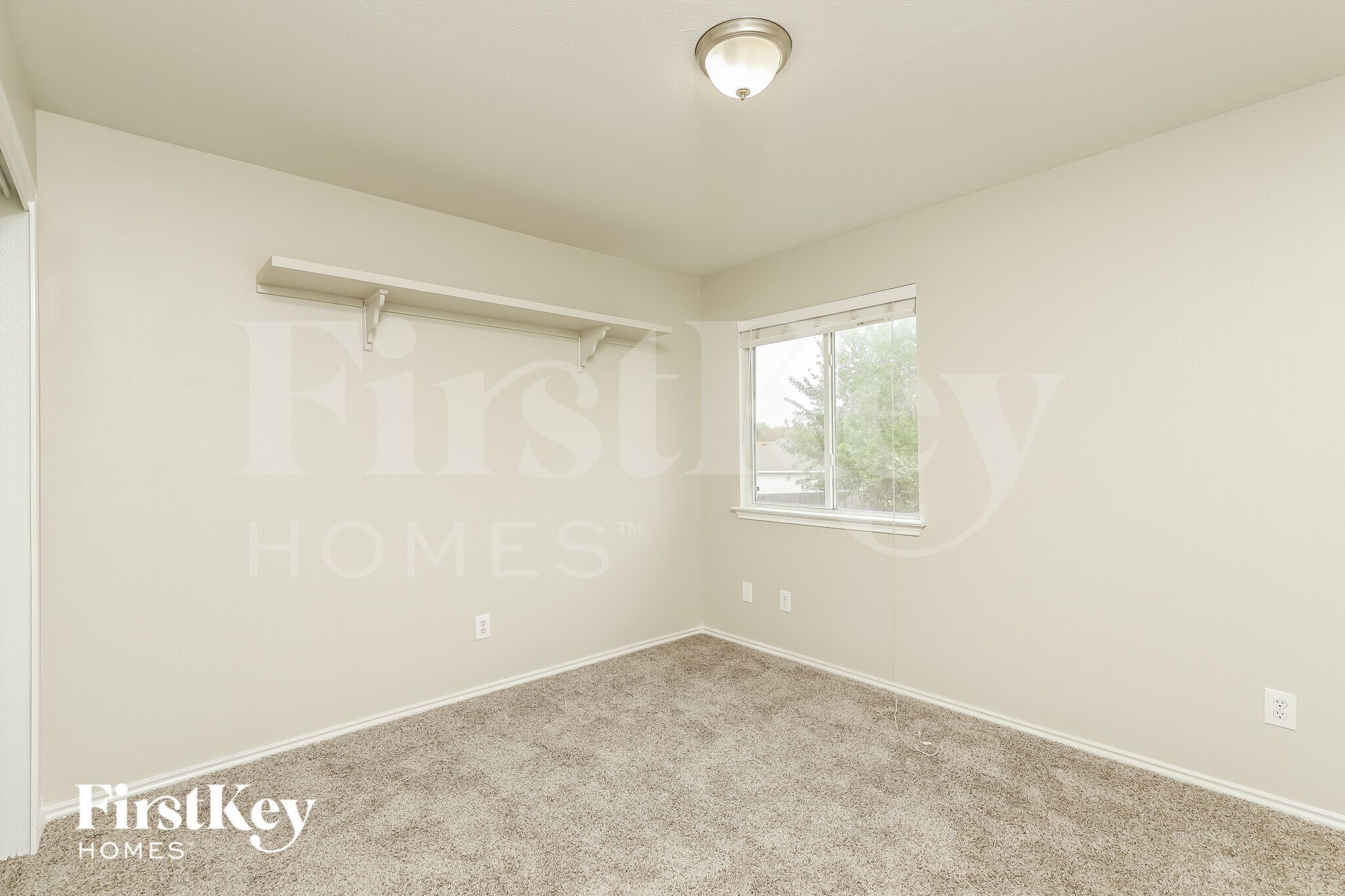 Building Photo - 315 Donalan Dr
