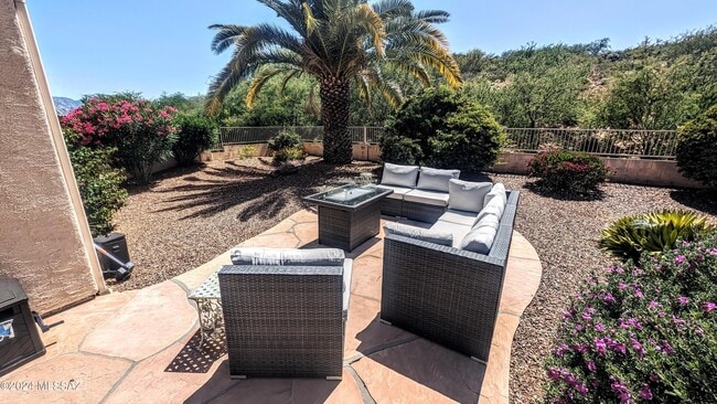 Building Photo - 38162 S Desert Bluff Dr