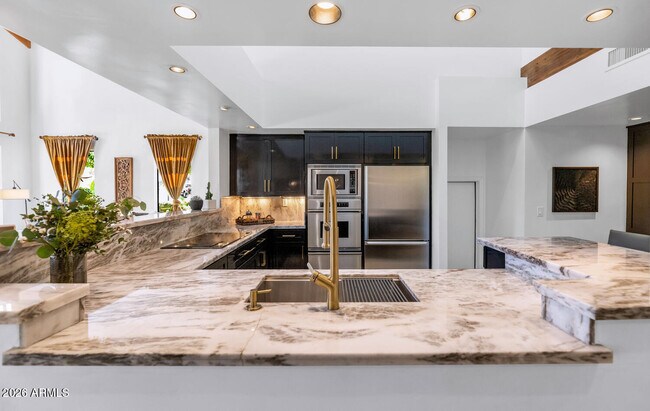 Building Photo - 6198 N 28th Pl