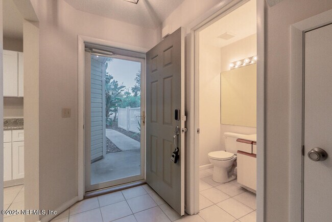 Building Photo - 1518 Spindrift Cir W