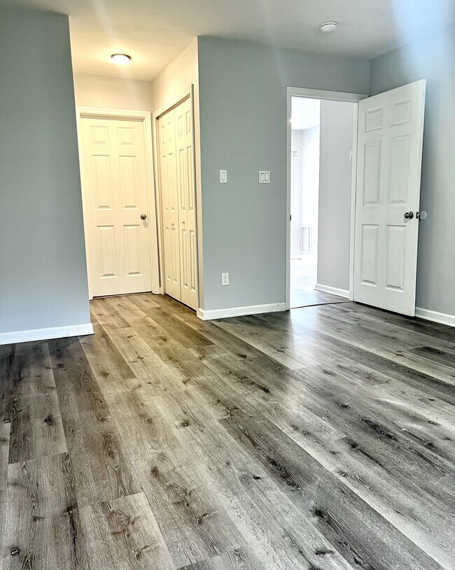 Building Photo - 5900 Wichita Dr