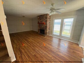 Building Photo - NOW LEASING : 3 Bed 2.5 Bath Townhouses