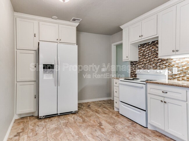 Building Photo - 512 W Lockheed Dr