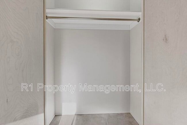 Building Photo - 705 Alcalde Pl SW