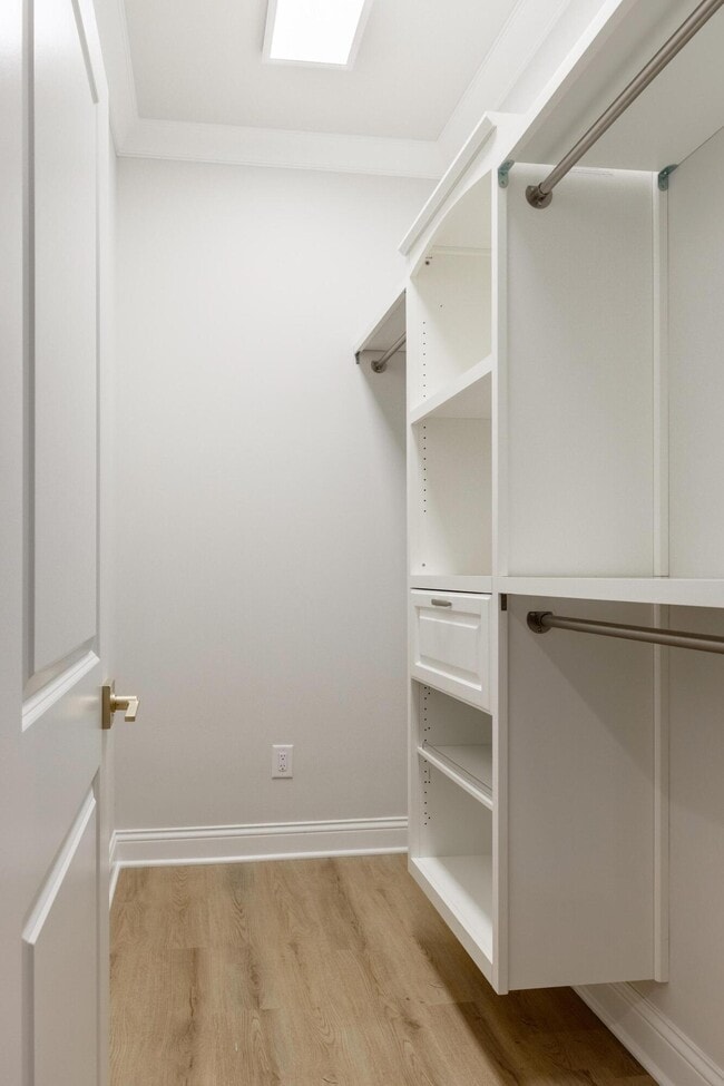 Building Photo - 265 Trunk St NE