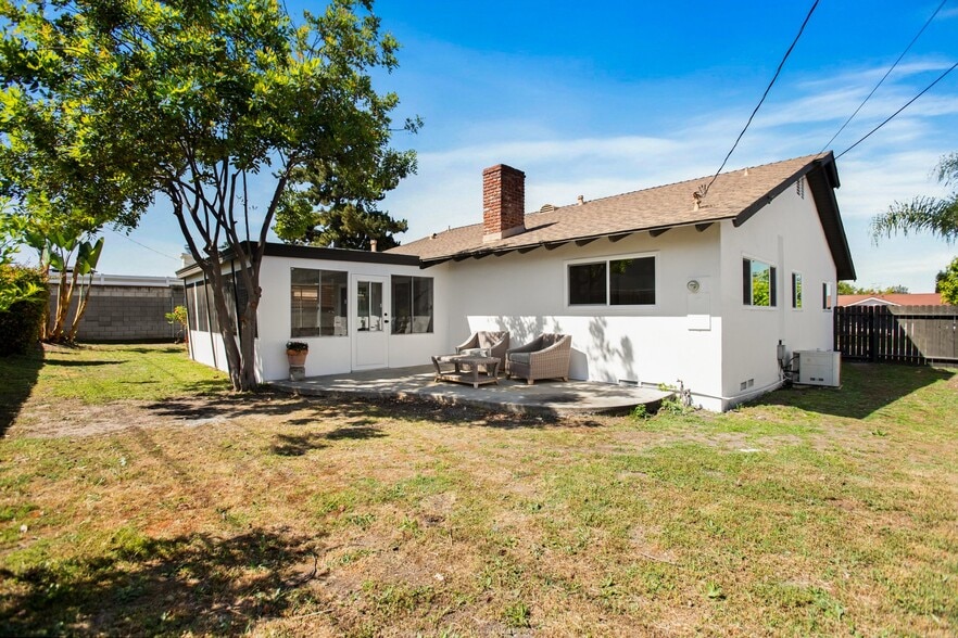 Building Photo - 934 S Donna Beth Ave