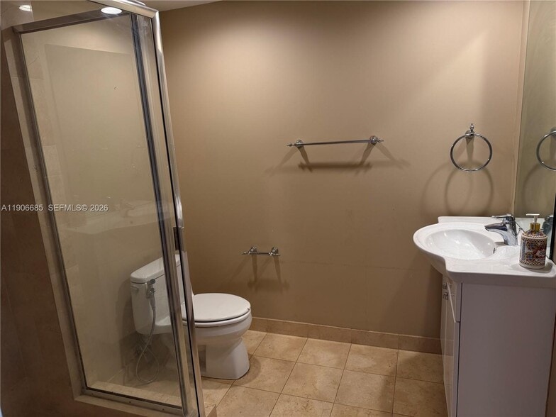 Building Photo - 1850 S Ocean Dr