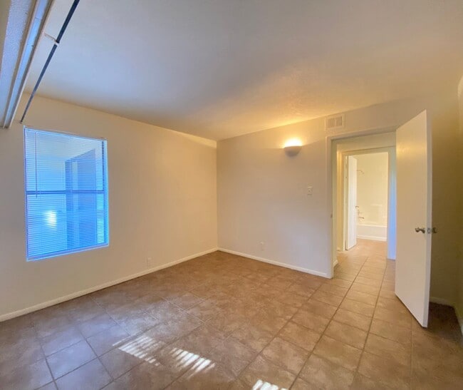 Building Photo - Beautiful Two-Bedroom Condo at The Reserve