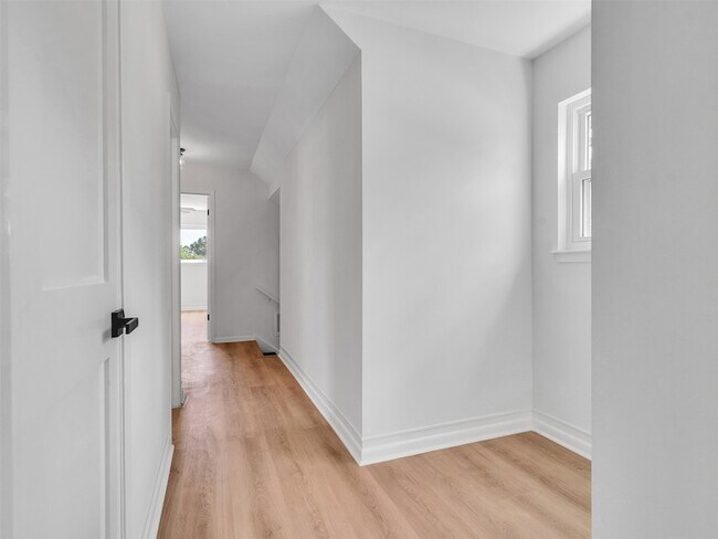 Building Photo - 16007 Diana Ln