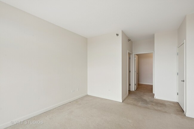Building Photo - 1841 S Calumet Ave