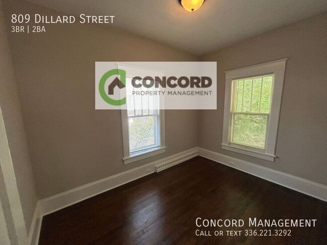 Building Photo - 809 Dillard St