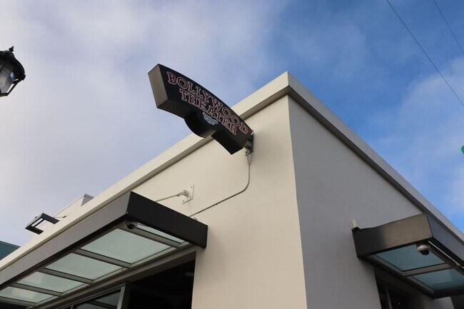 Building Photo - 5027 NE 19th Ave