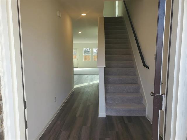 Building Photo - 2002 Prairie Ln