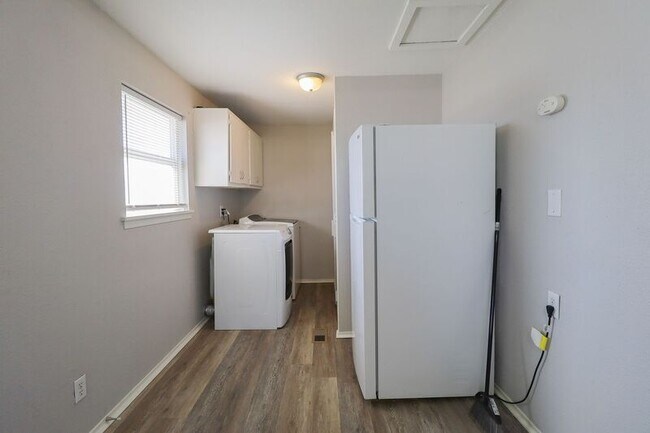 Building Photo - 535 S 39th W Ave