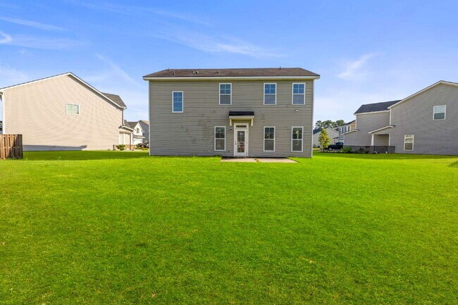 Building Photo - 8 Chimney Ct
