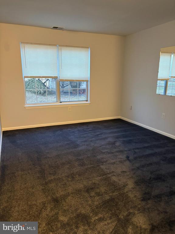 Building Photo - 424 Crisfield Dr