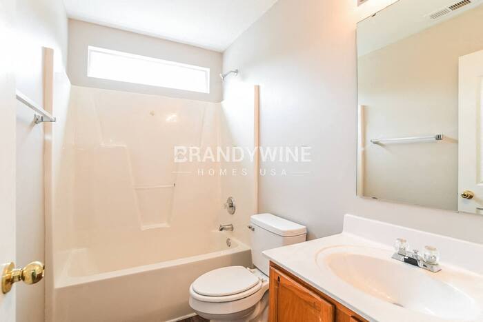 Building Photo - 529 Grantham Ln