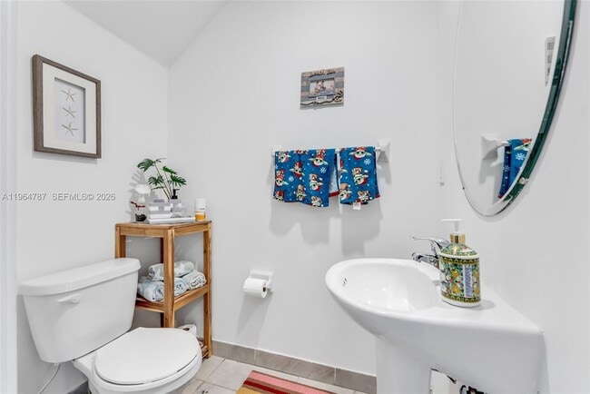 Building Photo - 13360 Tropical Ave