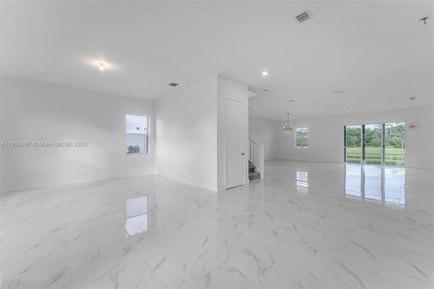 Building Photo - 4336 SW 122nd Terrace