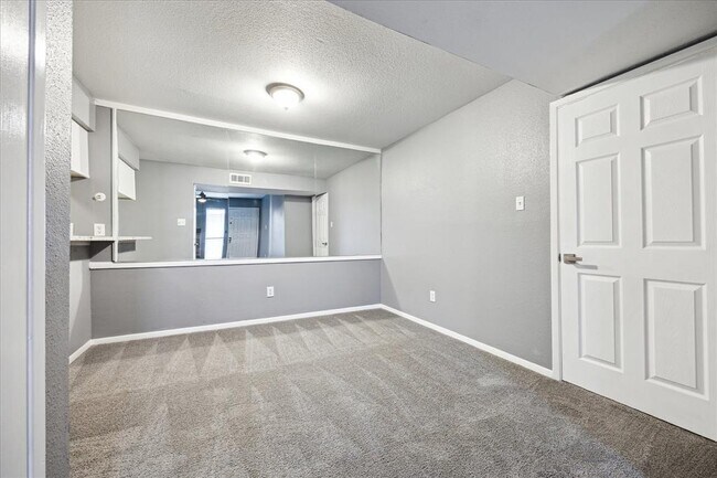 Building Photo - 2100 Wilcrest Dr