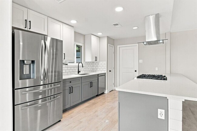 Building Photo - 12713 Rhea Ct