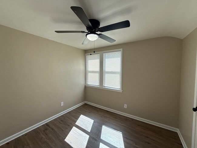 Building Photo - Freshly Renovated 5-Bedroom Home – Quality...