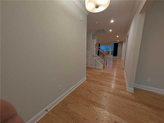 Building Photo - 406 Riverclub Rd