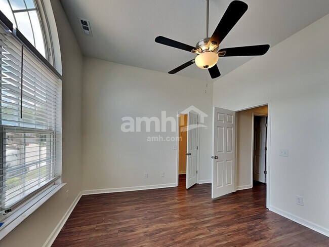 Building Photo - 1516 Chestnut Oak Dr