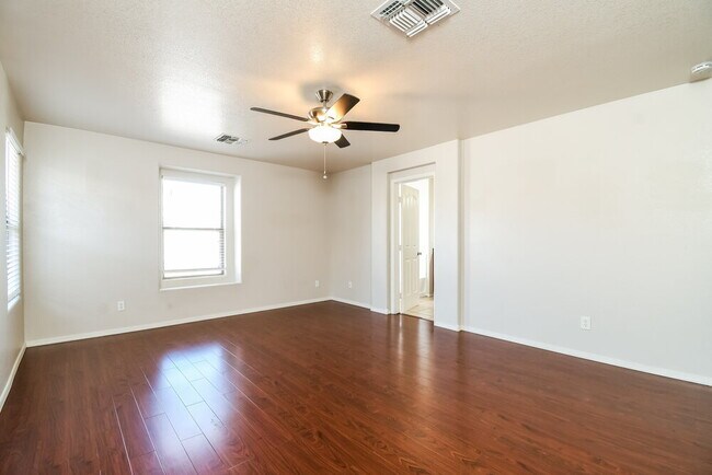 Building Photo - 5819 E Harmony Ave