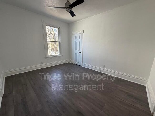 Building Photo - 123 W Thornton Ave