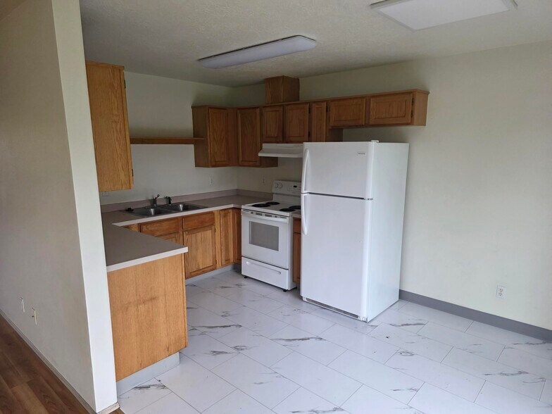 Building Photo - 264 Ecols St S