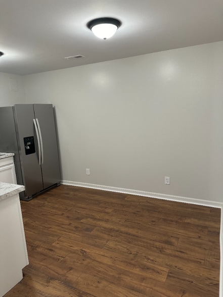 Building Photo - 691 Lavington Ct