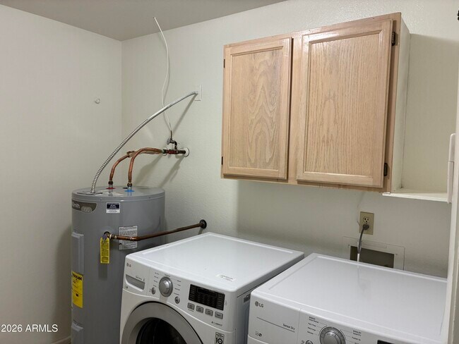 Building Photo - 4831 W Juniper Ave